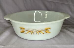 Vintage Sears Glasbake 2QT Round Casserole Dish/Bowl Wheat pattern J224 Rare